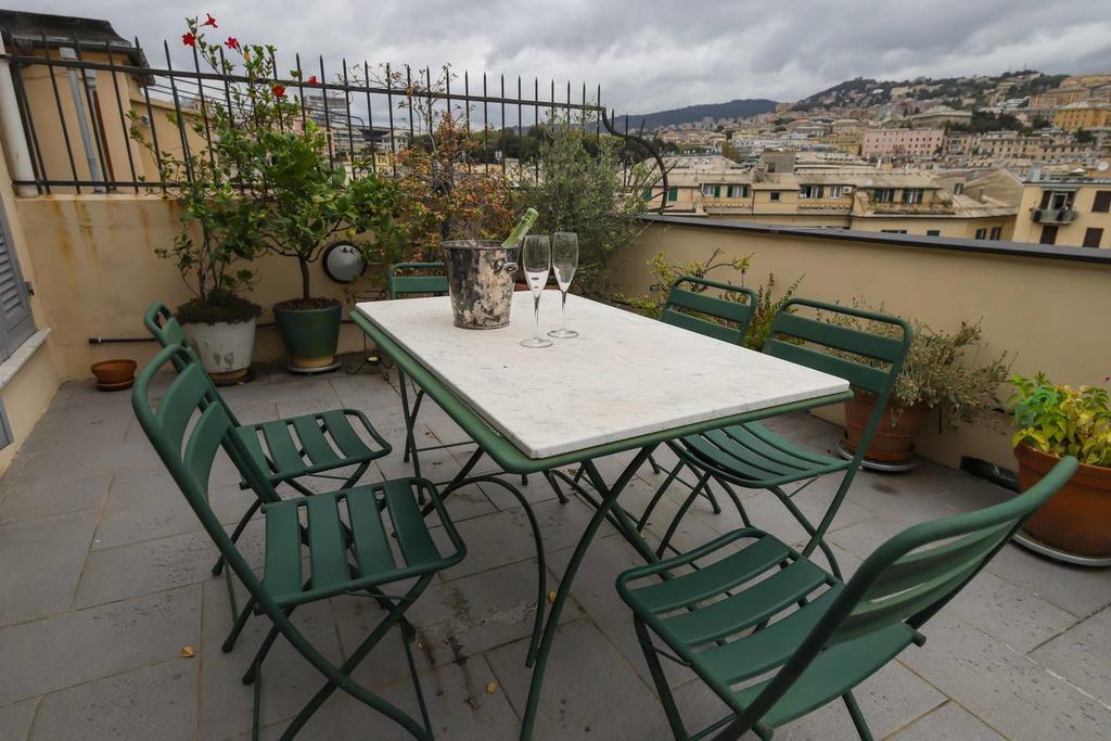 Altido Apt For 3 With Rooftop Balcony And Lovely Cityview Génova Exterior foto